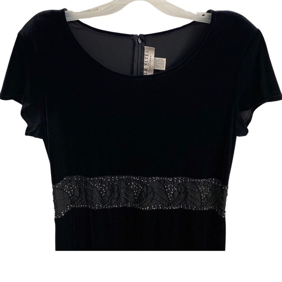 Vintage Black Velvet Gown Size 16 - Picture 3 of 7